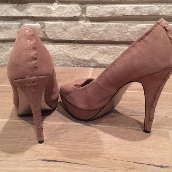 Steve Madden Tan Suede Peep Toe Heels - Picture 5 of 7
